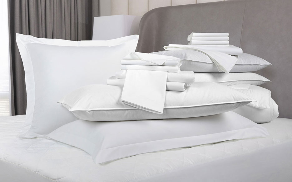 http://www.shoparia.com/images/products/lrg/aria-bedding-sets-ARIA-1230-BE-01_lrg.jpg