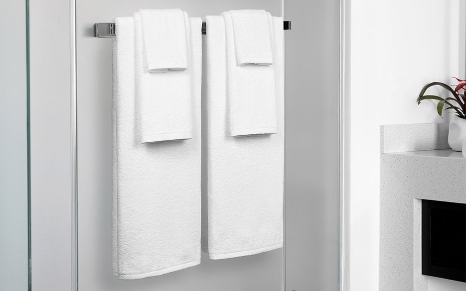 Signature Towel Set image